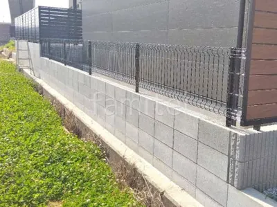 ブロック塀 （化粧ブロック） 太陽エコブロックス 普通CB  スチールメッシュ フェンス YKKAP イーネット3F型 スチール柱 境界・メッシュ