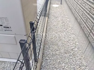 犬走り 防犯砂利敷き バラス砕石 防草シート加工