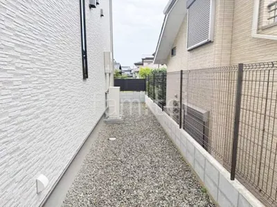 犬走り 防犯砂利敷き バラス砕石 防草シート加工