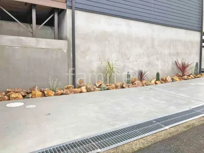 ロックガーデン 割栗石敷き