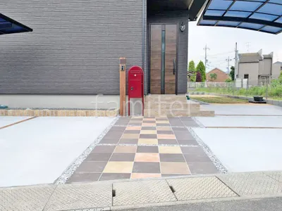 玄関アプローチ 床タイル貼り LIXIL パセオ