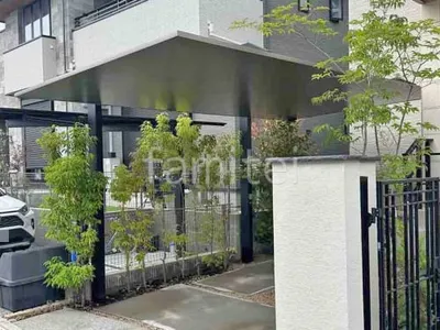 柱色 ブラック 屋根色 シャイングレーF