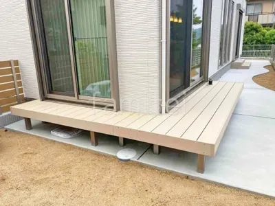 人工木デッキ  LIXIL 人工木 樹ら楽ステージ 