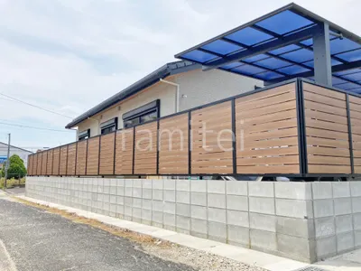 ブロック塀 （化粧ブロック） 太陽エコブロックス 普通CB  アルミ形材 フェンス LIXIL 木製調AB YS3型 横スリット3 目隠し 木調・ラティス