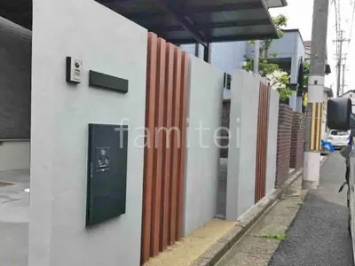 塗り壁門柱 タカショー ジョリパット塗装 郵便受けポスト YKKAP エクステリアポストG3型 宅配ボックス Panasonic コンボミドル 木製調デザインアルミ角柱 プランパーツ 角材