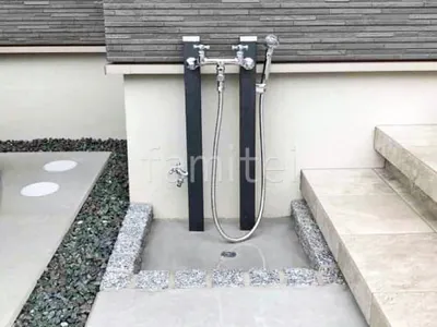 立水栓 ユニソン スプレスタンド60 混合栓セット ピンコロ囲い水受け(パン) 土間モルタル仕上げ 洗い場