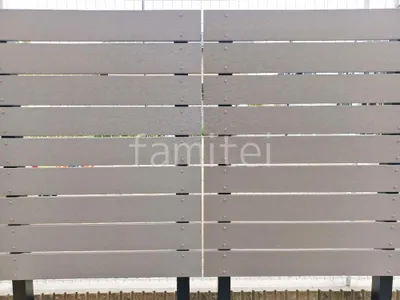 本体色 グレージュ