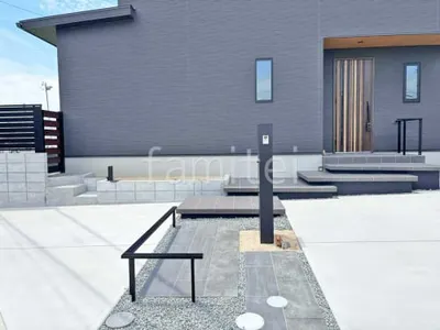 玄関アプローチ 床タイル貼り タカショー セラレバンテ セラマイカ