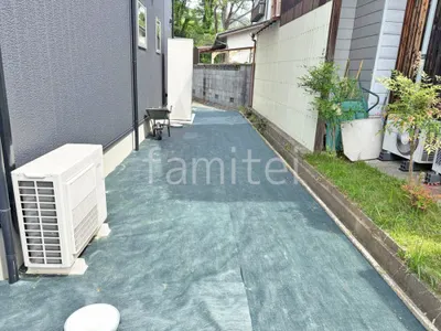 犬走り 防草シート敷き