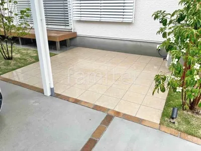 床タイル張り  LIXIL グレイスランド スクエア 石・ストーン調