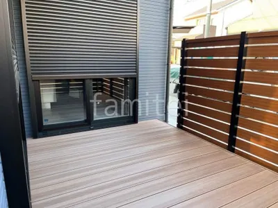 人工木デッキ  LIXIL 人工木 木彫 樹ら楽ステージ 