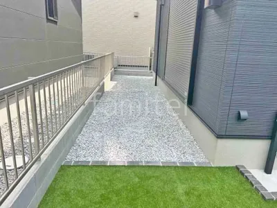 犬走り 伊吹砂利敷き 防草シート加工