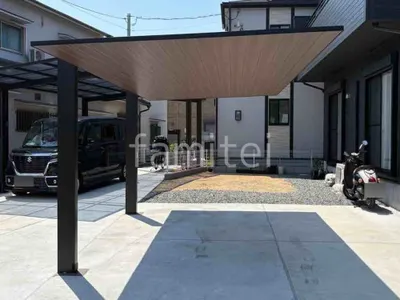 柱色 ブラック 屋根色 クリエモカ