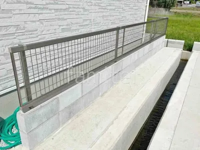 ブロック塀 （化粧ブロック） 太陽エコブロックス 普通CB  アルミ形材 フェンス LIXIL アルメッシュ1型 境界・メッシュ