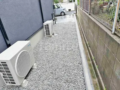 犬走り 防犯砂利敷き バラス砕石 防草シート加工