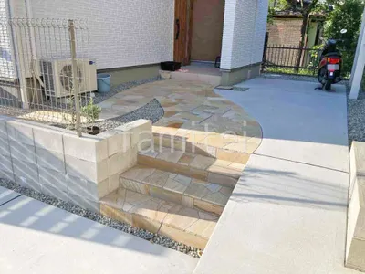 玄関アプローチ階段 床石貼り 乱形石 石英岩