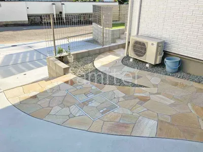 玄関アプローチ 床石貼り 乱形石 石英岩