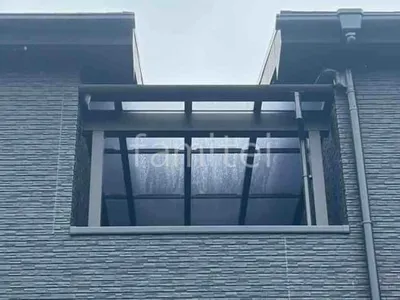 ２階ベランダ屋根  YKKAP ソラリアF 積雪50cm対応 フラット屋根 スタンダード 壁付