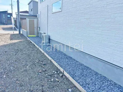 犬走り 防犯砂利敷き バラス砕石 防草シート加工