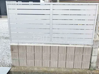 ブロック塀 （化粧ブロック） ユニソン リゲル  アルミ形材 フェンス LIXIL AB YS3型 横スリット3 目隠し