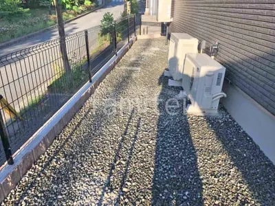 犬走り 防犯砂利敷き バラス砕石 防草シート加工