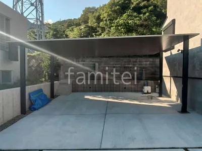 柱色 ブラック 屋根色 シャイングレーF