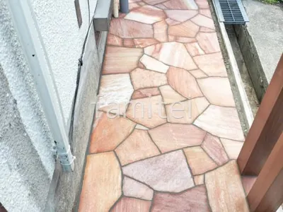 玄関アプローチ 床石貼り 乱形石 石英岩