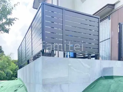 アルミ形材 フェンス LIXIL AB YS3型 横スリット3 2段柱 60角 上段のみ 目隠し