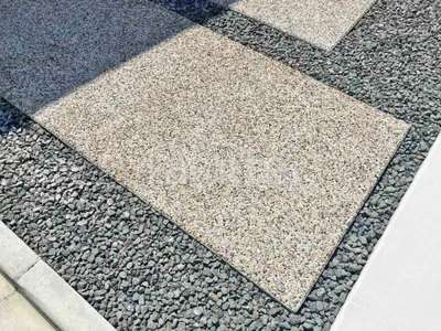 玄関アプローチ 床洗い出し仕上げ ジャミ