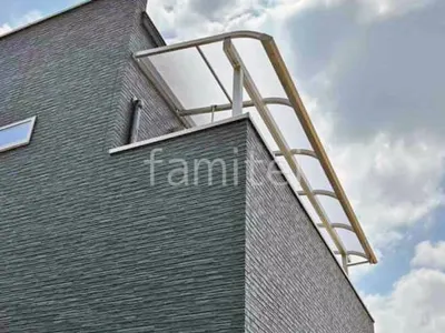 ２階ベランダ屋根  YKKAP ソラリアR アール屋根 スタンダード 壁付