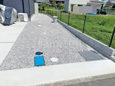 防犯砂利敷き バラス砕石 防草シート加工