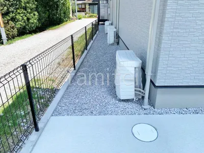 犬走り 防犯砂利敷き バラス砕石 防草シート加工