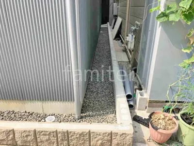 犬走り 防犯砂利敷き バラス砕石 防草シート加工