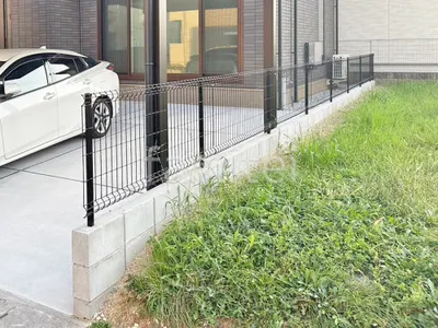 ブロック塀 （化粧ブロック） 太陽エコブロックス 普通CB  スチールメッシュ フェンス YKKAP イーネット3F型 スチール柱 境界・メッシュ