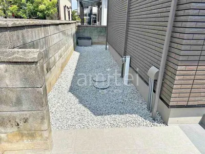 犬走り 防犯砂利敷き バラス砕石 防草シート加工