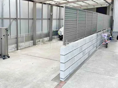 ブロック塀 （化粧ブロック） 太陽エコブロックス 普通CB  アルミ形材 フェンス LIXIL AB YL3型 横ルーバー3 目隠し