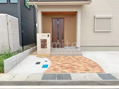 玄関アプローチ インターロッキング ユニソン ソイルレンガ