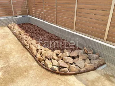 ロックガーデン ユニソン ワズロック スハラ バークチップ敷き