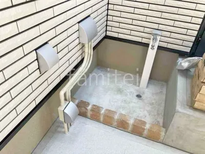 レンガ囲い水受け(パン) 土間モルタル仕上げ 洗い場