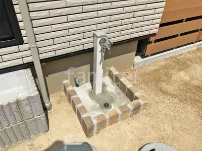 レンガ囲い水受け(パン) 土間モルタル仕上げ 洗い場