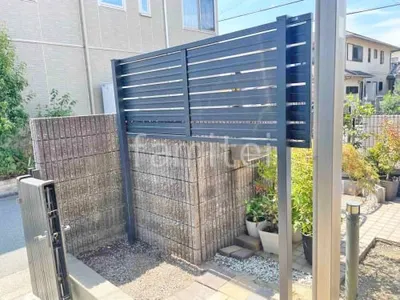 アルミ形材 フェンス LIXIL AB YS3型 横スリット3 2段柱 60角 上段のみ ダスクグレー 目隠し