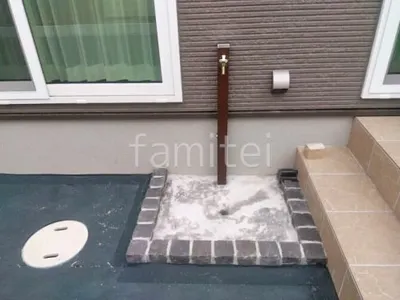 立水栓  ユニソン スプレスタンド60 蛇口1個付 洗い場モルタル仕上 