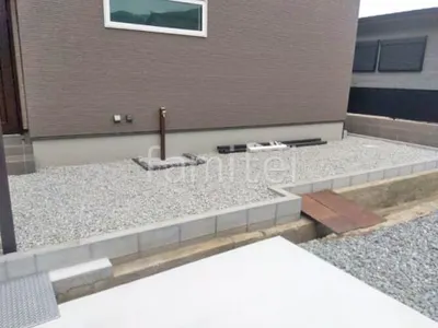 犬走り 防犯砂利敷き バラス砕石 防草シート加工