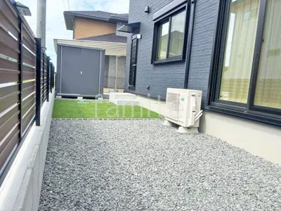 犬走り 防犯砂利敷き バラス砕石 防草シート加工