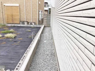 犬走り 防犯砂利敷き バラス砕石 防草シート加工