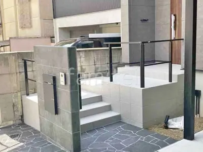 玄関アプローチ階段 床タイル貼り 新井窯業 アンバサダー 手すり LIXIL アーキレール