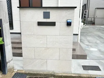 門柱 壁タイル貼り LIXIL ピエトラクォーツ 郵便受けポスト YKKAP エクステリアポストG3型