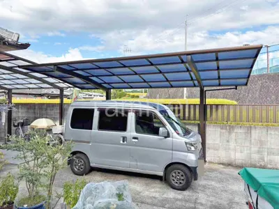 本体色 ブラウン 屋根色 アースブルー(マット調)