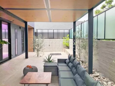 １階テラス屋根 （雨除け） タカショー フル木製調 独立式ホームヤードルーフ 内天井付 フラット屋根 独立式