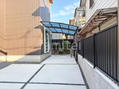 カーポート YKKAP アリュース 1台用(単棟) R型アール屋根 駐車場ガレージ床 土間コンクリート